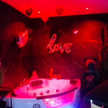 Appartement Terrasse, Parking, Massage, Jacuzzi, Centre, Wifi